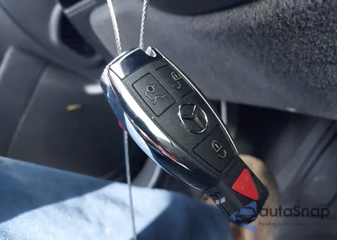 2002 Mercedes-Benz S 500 z USA, uszkodzony, nr VIN WDBNG75JX2A242592